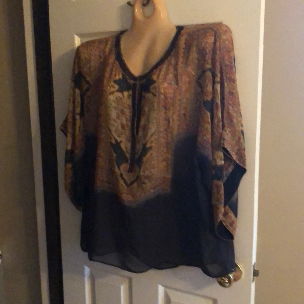 BeautIiful top I love but too Big for me